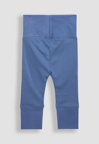 Blå babyleggings med bred elastisk talje og manchetter, lavet af blødt strækstof, vist fladt på en lys baggrund.