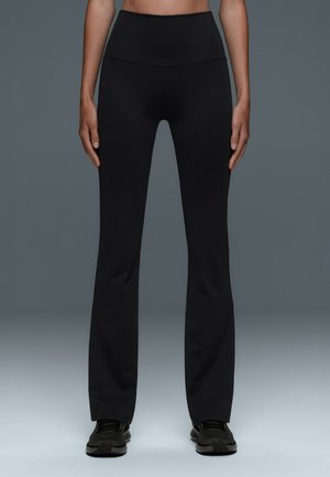 OYSHO, SUPER HIGH-RISE COMFORTLUX FLARE  - Pantalon de survêtement - black