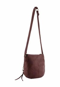 Sac en bandoulière en cuir bordeaux avec une sangle ajustable, texture lisse, fermeture éclair et un discret détail de couture à l'avant.