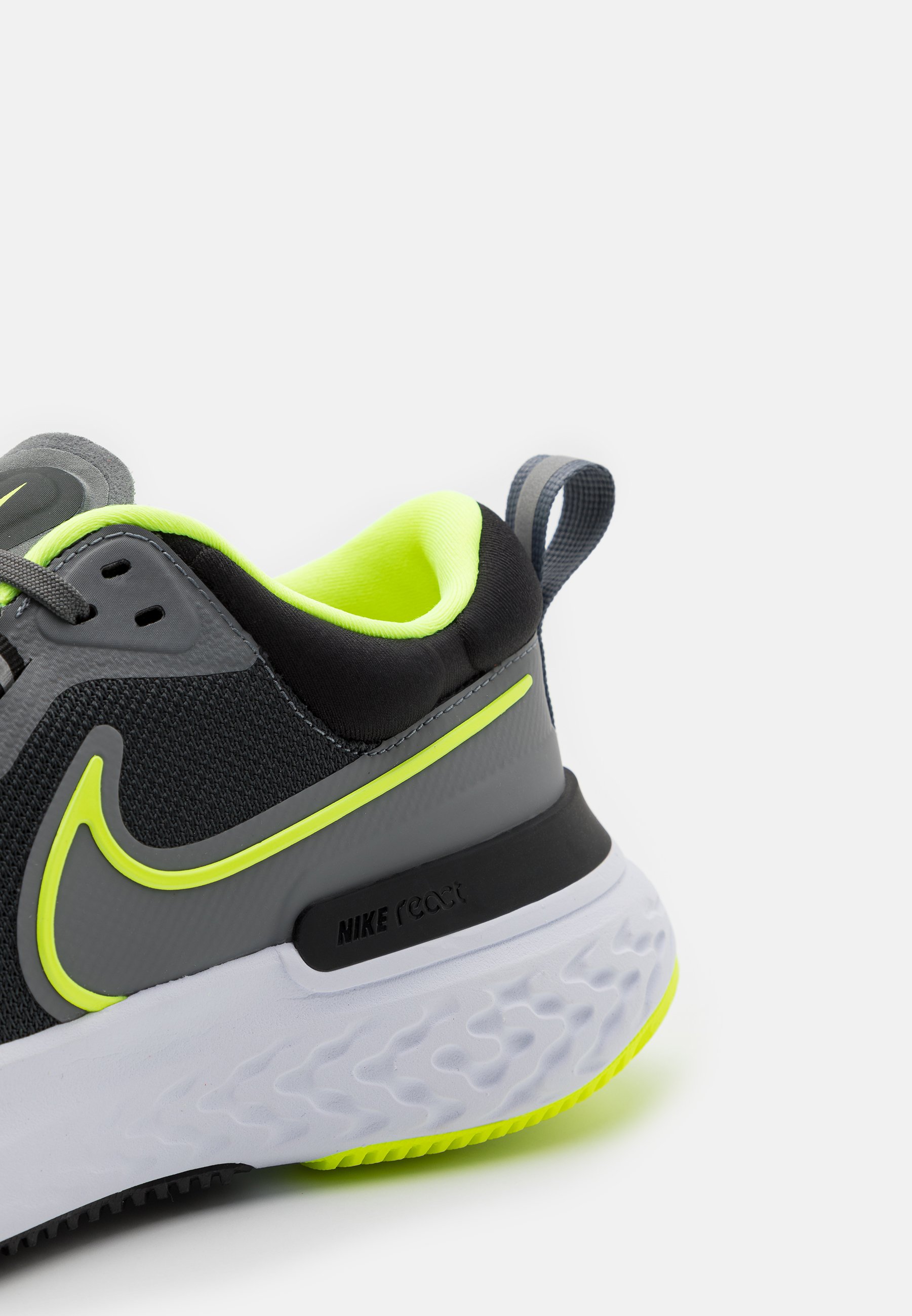 nike react miler black yellow