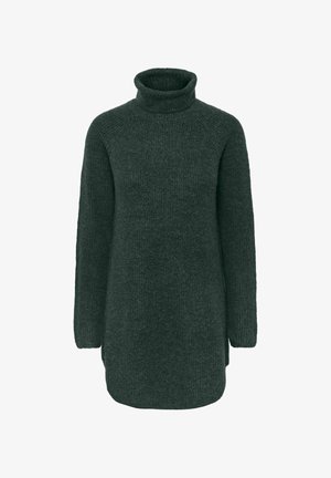 Vestido de suéter de punto verde oscuro con cuello alto, mangas largas, corte relajado y textura acanalada; el dobladillo curvado añade un toque de detalle.