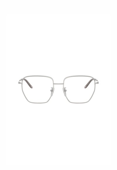 Occhiali da vista in argento metallizzato con una forma geometrica e angolare. Montature sottili, lenti trasparenti e sottili dettagli grigi sulle aste. Non sono visibili naselli.