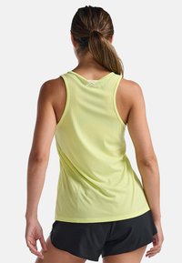 2XU AERO SINGLET - Top - limelight white reflective