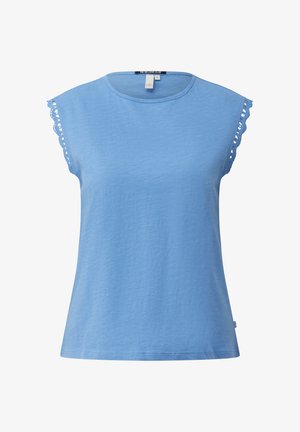 Top sans manches femme bleu clair avec col rond et bordure en dentelle aux manches, en tissu doux légèrement texturé.