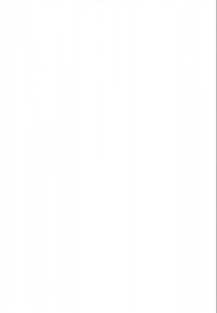 Duas mulheres a praticar yoga ao ar livre numa plataforma de madeira, uma numa posição de torção sentada e a outra numa flexão sentada para a frente.