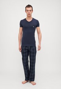 Emporio Armani V NECK 2 PACK - Spodné tričko - white/dark blue