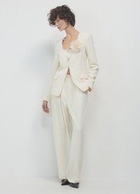 Calliope CREPE - Stoffhose - bianco latte