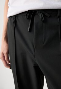 BOSS CHESTER - Παντελόνι cargo - black