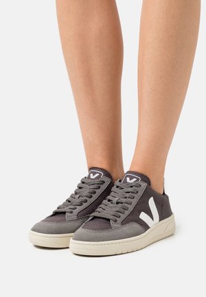 VEGAN - Tenisky - grafite/white