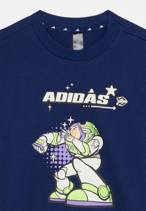 adidas LITTLE KID DISNEY TOY STORY UNISEX SET - Sports shorts - dark blue/off-white — photo 4