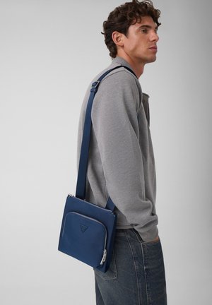 Guess, BERNA MINI CROSSBODY TASCHE - Sac bandoulière - dunkelblau