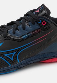 Mizuno WAVE DRIVE NEO 3 TABLE TENNIS - Scarpe da tennis per tutte le superfici - black/peace blue/opera red