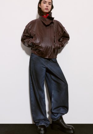 PULL&BEAR CHUNKY CHELSEA - Gležnjarji s platformo - black