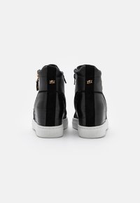 Dune London Vysoké tenisky - black