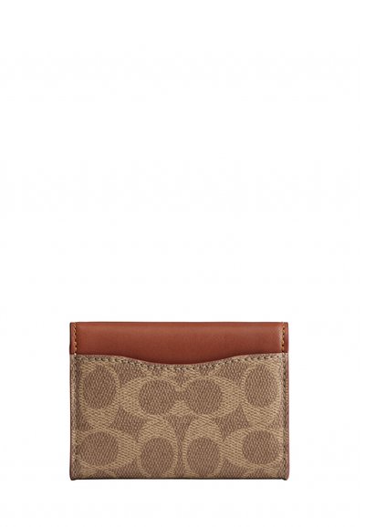 Porte-cartes en cuir marron et beige avec face avant en tissu à motifs et une poche unique, conçu pour un rangement compact.