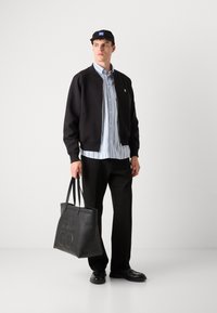 Thumbnail Image 6