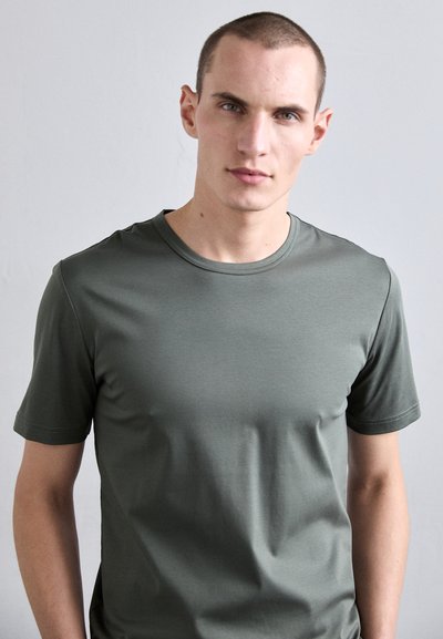 Tiger of Sweden OLAF - Jednoduché tričko - dark khaki green
