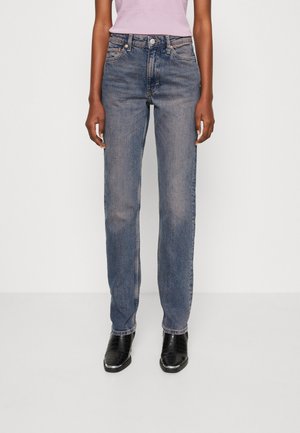 Weekday SMOOTH HIGH  - Slim fit jeans - red cast