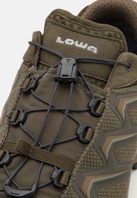 Lowa MADDOX GTX  LO - Hikingschuh - seegras/dune