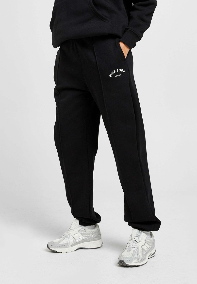 Pink Soda Sport VICENTE JOGGER Tracksuit bottoms black Zalando.de