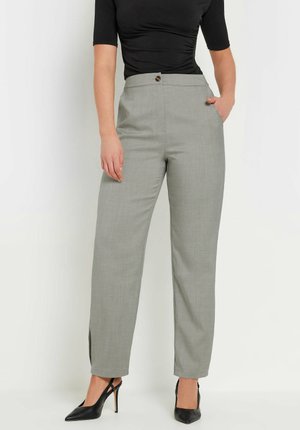 Helle graue, taillierte Hose mit schlankem Schnitt, hoher Taille und seitlichen Taschen. Der Stoff hat eine subtile Textur, ergänzt durch einen Knopfverschluss.