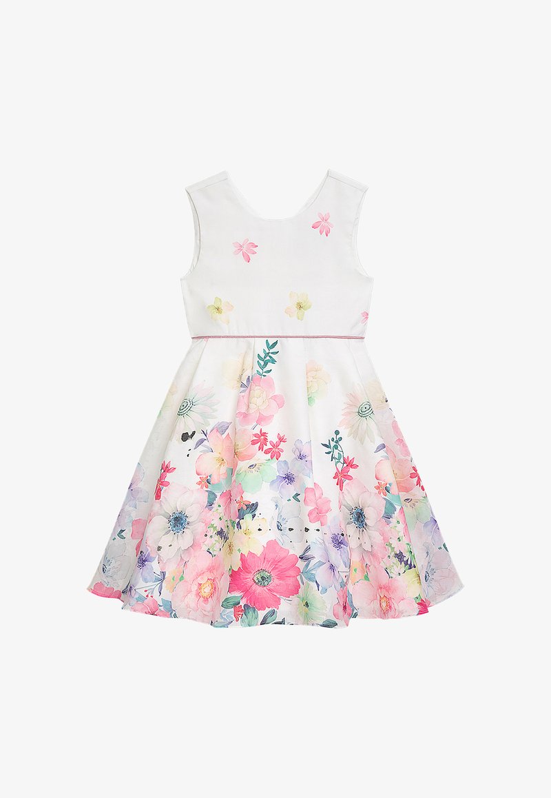 Florales Kleid aus weißem Stoff mit ärmellosem Design, versehen mit einem bunten Muster aus pinken, lila und blauen Blumen sowie grünen Akzenten.