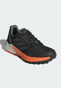 Adidas Terrex AGRAVIC FLOW 2.0 - Scarpe da trail running - core black   grey four   amber tint