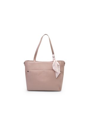 Borsa a tracolla in pelle rosa chiaro con due manici e una tasca frontale. Presenta un accento di sciarpa a quadri annodato sul manico. Texture liscia.