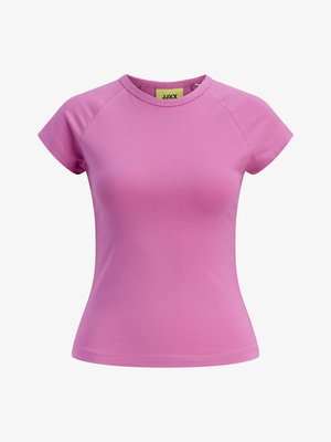 Short pink T-shirt with a round neckline, short raglan sleeves, and a fitted shape. Made of smooth cotton fabric. Label visible inside.