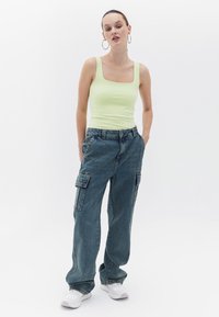 OXXO STRETCH SINGLET - Linne - shadow lime