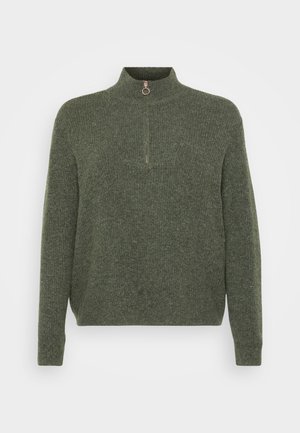 Maglione in misto lana di colore verde scuro, con colletto alto e chiusura a mezza zip, caratterizzato da una texture a coste.
