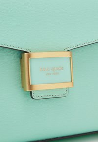 Thumbnail Image 5