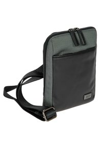 Borsa a tracolla nera e grigia con esterno in tessuto texturizzato, tasca frontale in pelle liscia, chiusura con zip e tracolla regolabile.