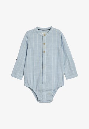 Hellblauer Baby-Body mit langen Ärmeln, dünnen weißen Streifen, drei Holzknöpfen vorne und Mandarinkragen.