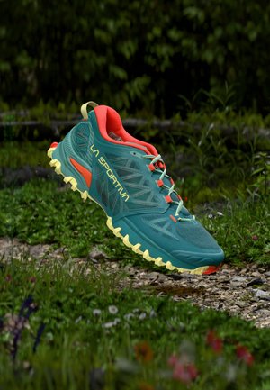 La Sportiva BUSHIDO III WOMAN - Sapatilhas de trail running - everglade/zest