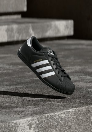 adidas Originals, SUPERSTAR PRO - Tenisky - core black/footwear white/gold-coloured metallic