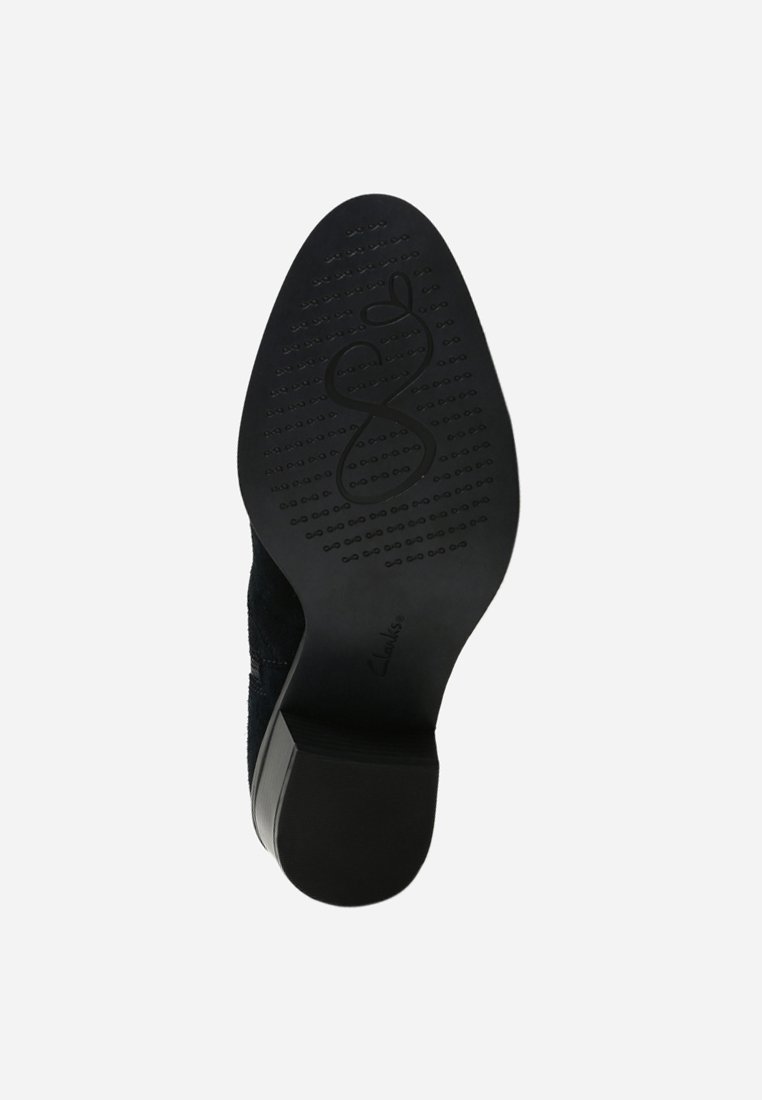 clarks breccan valley