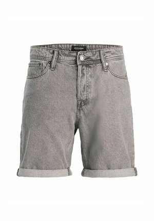 Grå denimshorts med klassisk snitt, med rullet kant, fem lommer, knappelukking og subtil tekstur. Merkelapp synlig på midjebåndet.