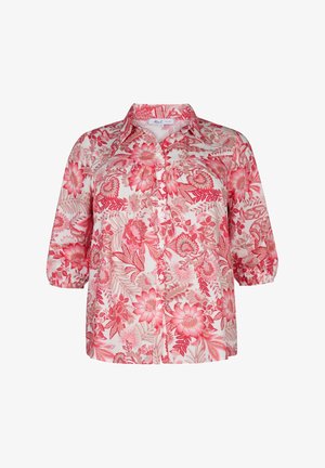 Korte mouwen overhemd met knopen, versierd met een bloemenprint in roze tinten op een lichte achtergrond; gemaakt van lichte stof met een losse pasvorm.