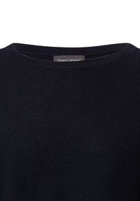 Dunkelblauer Strickpullover mit rundem Ausschnitt und Rippbündchen, aus einem weichen, strukturierten Stoff gefertigt. Etikett innen am Kragen sichtbar.