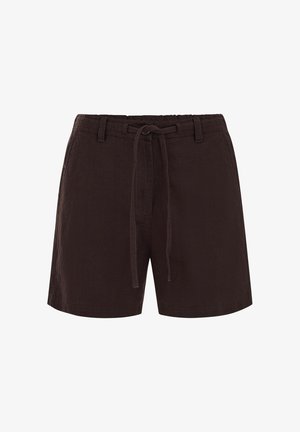 Tumši brūnas ikdienas šorti ar auduma jostu, jostas cilpām un sānu kabatām, attēloti uz balta fona.