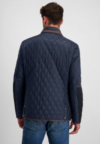 Milestone Übergangsjacke - marine