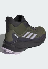 Adidas Terrex Chaussures de running - olive strata   silver dawn   aurora black