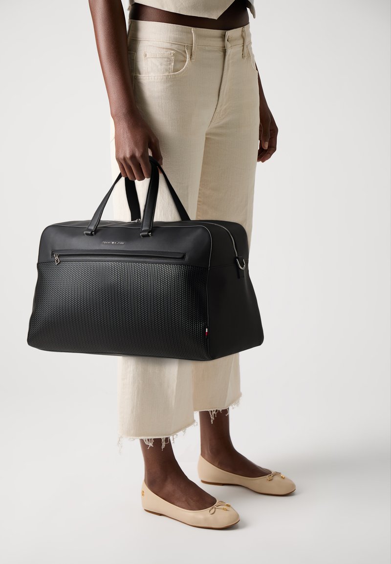 Tommy Hilfiger DUFFLE UNISEX - Weekendveske - black