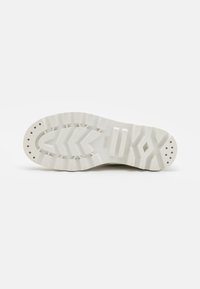 Palladium PALLABROUSSE - Botines con cordones - star white