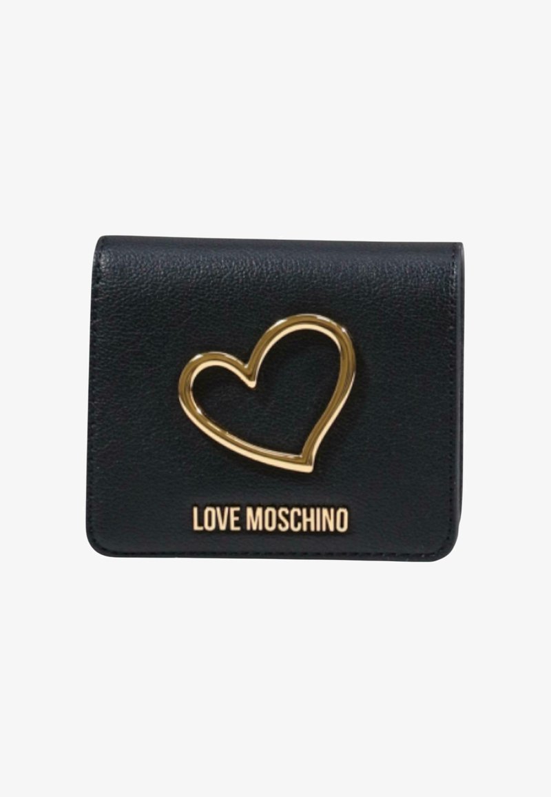 Portafoglio nero texturizzato con un emblema a forma di cuore aperto dorato e logo "LOVE MOSCHINO" in lettere dorate sulla parte anteriore.