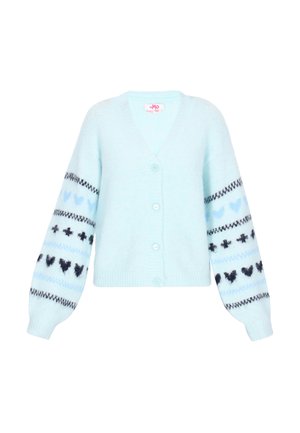 Svetlomodrý kardigán s výstrihom do V, dlhými puff rukávmi a zapínaním na gombíky. Rukávy sú zdobené vzorom srdca v tmavom a svetlomodrom odtieni.