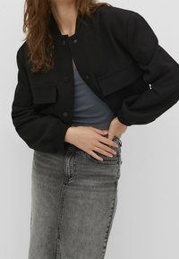 Stradivarius Bomberjacks - black