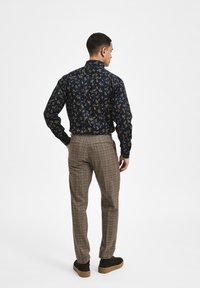 Selected Homme SLHSLIMFLEX PARK SHIRT - Shirt - bombay brown