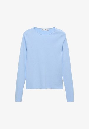 Chemise à manches longues bleu clair en matériau doux avec un col rond et une coupe droite. Présente des épaules sans couture et une texture lisse.